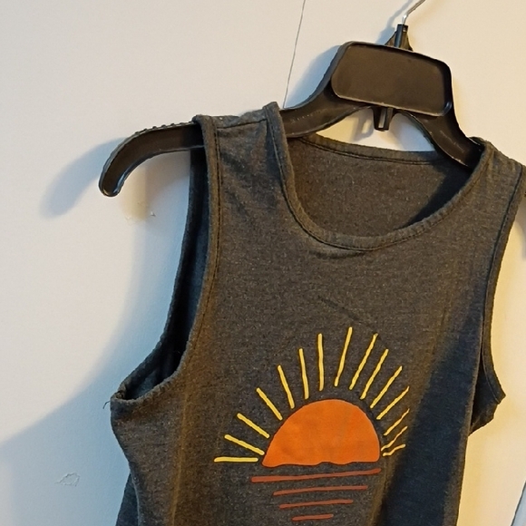 Sunset Graphic Tank- BUNDLE ONLY - Picture 4 of 5